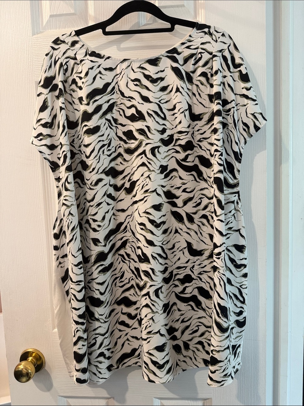 Black & White Short Sleeve Blouse
